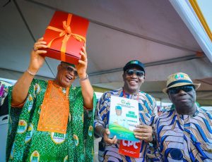 Uyo Town Square Meeting: Gov Eno Empowers 1187 Beneficiaries with N492 Million Grants